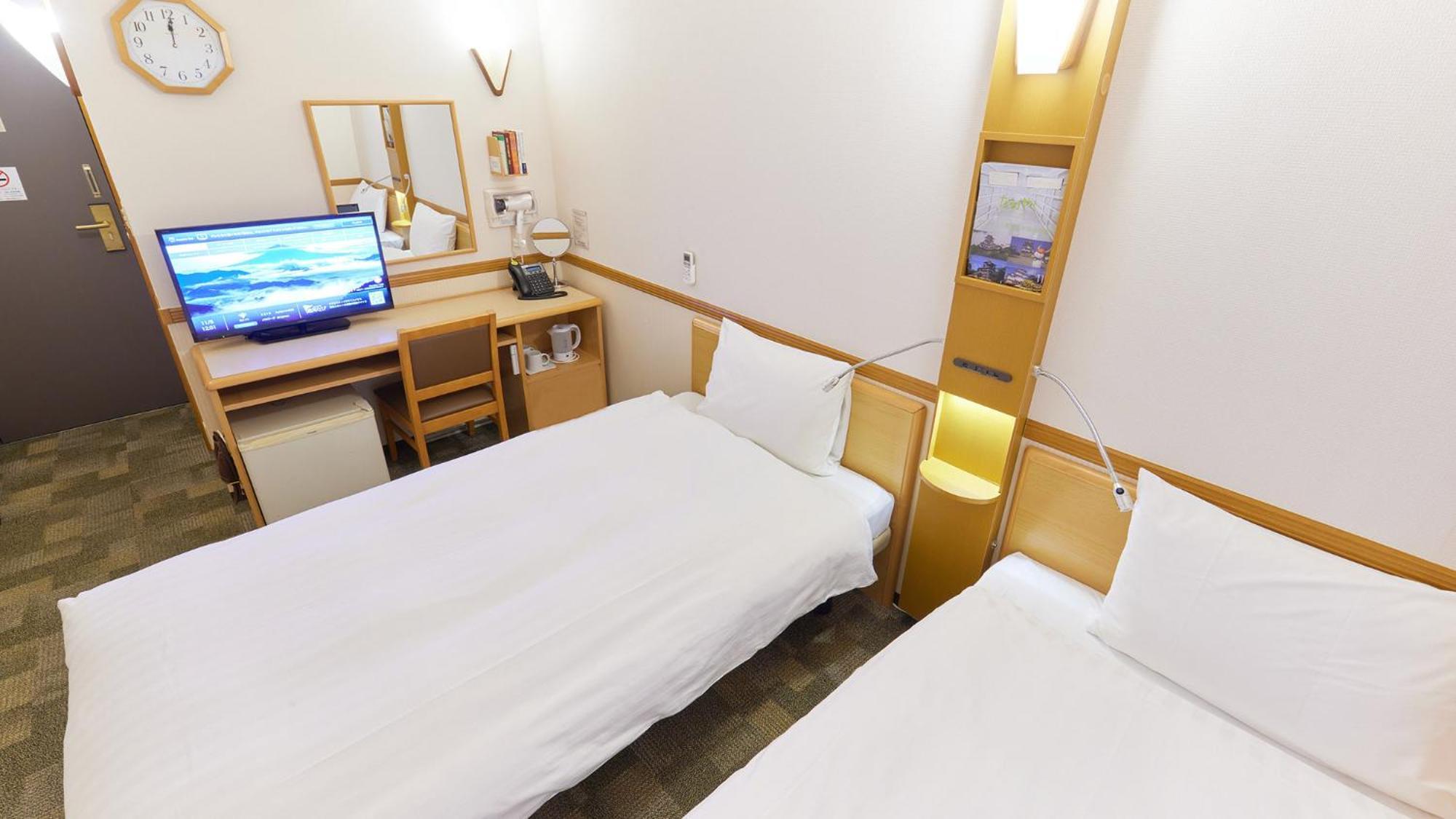 Toyoko Inn Chiba Minato Ekimae Szoba fotó