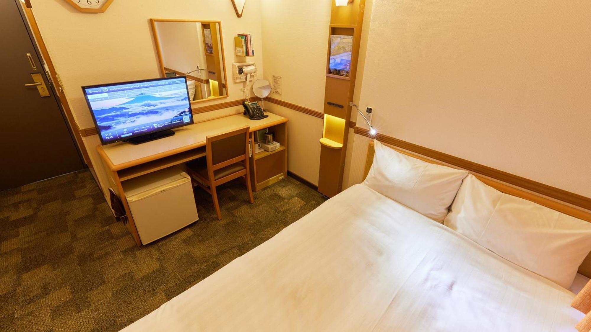 Toyoko Inn Chiba Minato Ekimae Szoba fotó