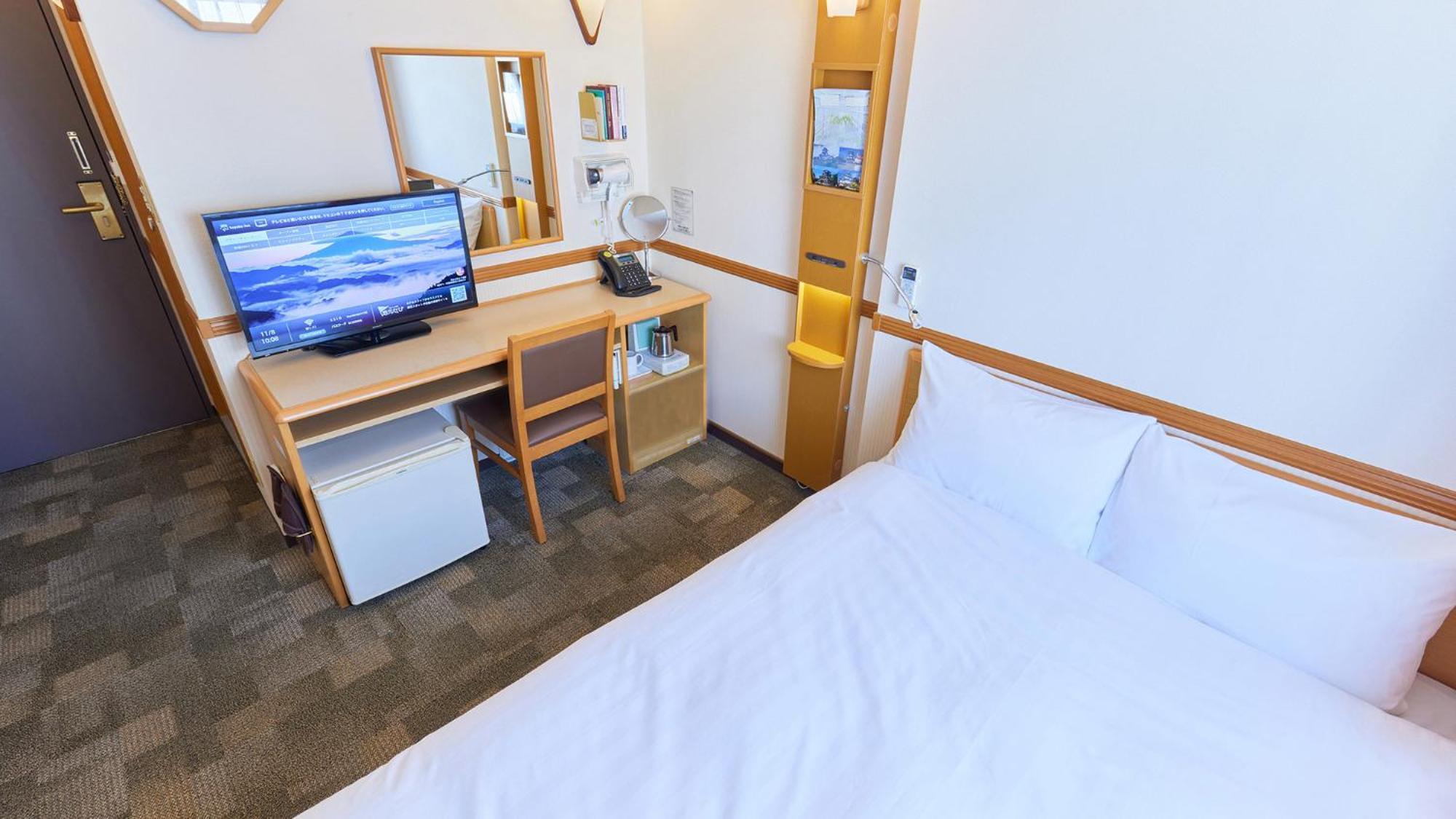 Toyoko Inn Chiba Minato Ekimae Szoba fotó