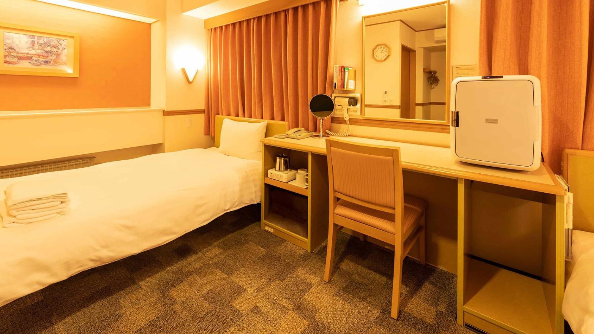 Toyoko Inn Chiba Minato Ekimae Szoba fotó
